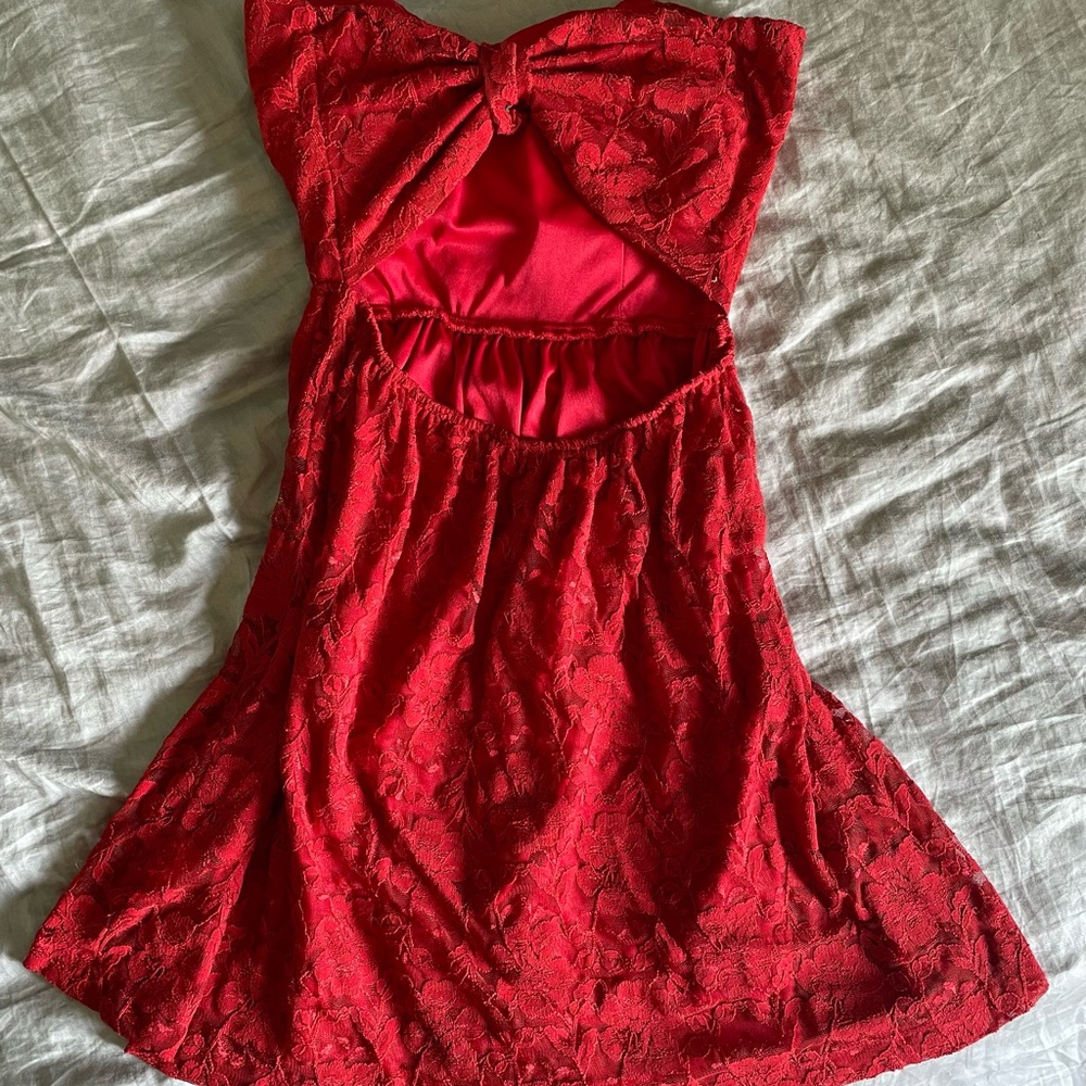 RED STRAPLESS DRESS/ MADE IN THE U.S.A / SIZE M/ CUTOUT BACK/DISCOUNTED SHIPPING